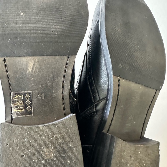 Nocovas Women's chukka Boots In Black - Picture 6 of 6